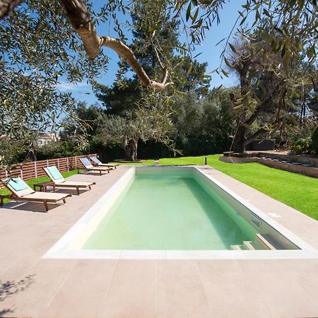 Spyrelia Villa With Private Pool & Outdoor Hot Tub ذيسْخا المظهر الخارجي الصورة